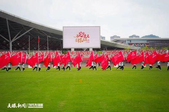 TA：切尔西冬窗无法召回卢卡库，球员租借合同中无相应条款据The Athletic消息，切尔西在将卢卡库外租至罗马的合同中，没有设置召回球员的条款。